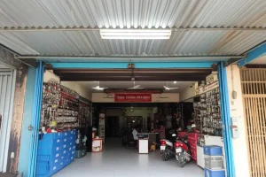 kedai kunci di Parit Raja, Malaysia